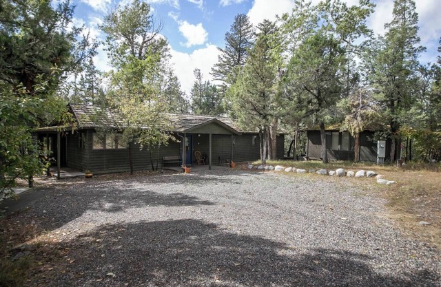 Yellowstone Pines: Private River Retreat at Pine Creek
