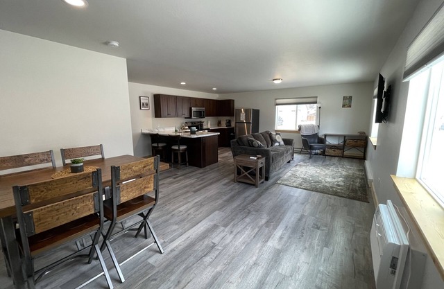 Yellowstone Retreat Rentals UB: two blocks from Yellowstone!