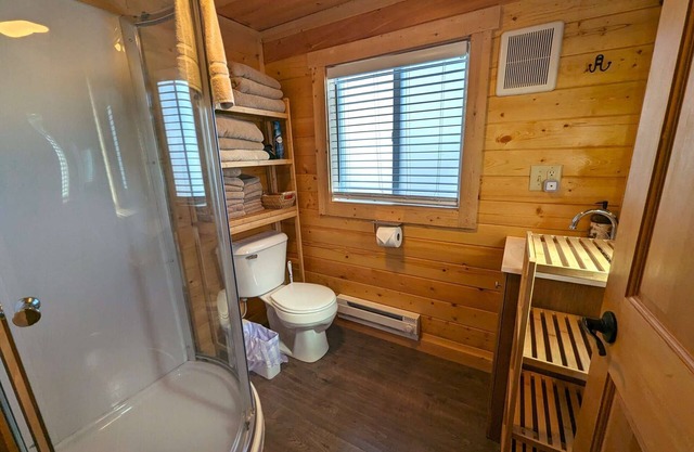 Yellowstone's Treasure Cabins - 2 Autominuten vom Eingang des Yellowstone Park North entfernt