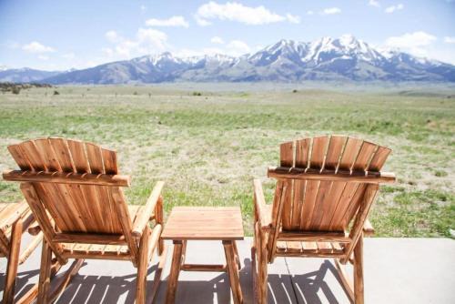 Yellowstone Trail Lodge