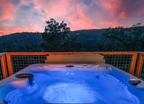 Yosemite Family Ranch w hot tub-views-EV-more!