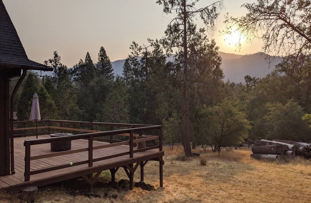 Yosemite Mountain Cabin, Quiet, Forest Views, Fire Pit, New AC