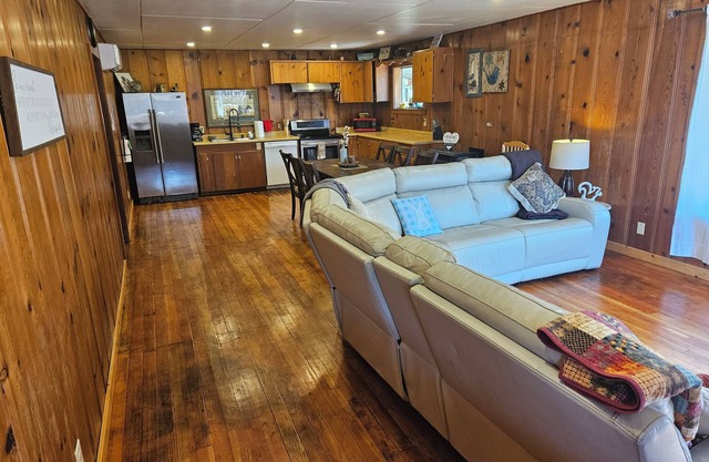 Yosemite Nest: Refreshed Vintage Retreat conveniently located near Yosemite NP