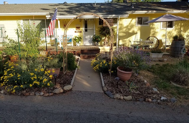 Yosemite Plaisance Bed & Breakfast