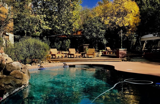 Yosemite Rustikaler Rückzugsort mit Pools, Quellen, Hunden!