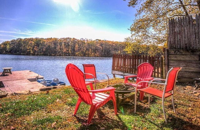 New innen und außen! Beautiful Lake Front Home