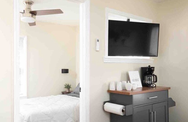 You can book this home along with the main house (3 bed 2.5 baths) if you have a larger group!