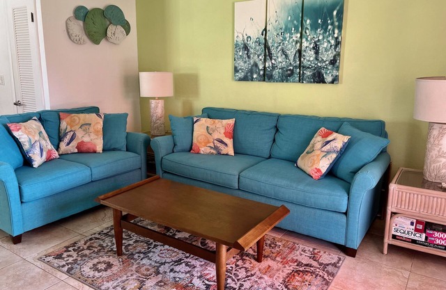 Sie verdienen, in diesem 3br Beachfront Townhome zu bleiben