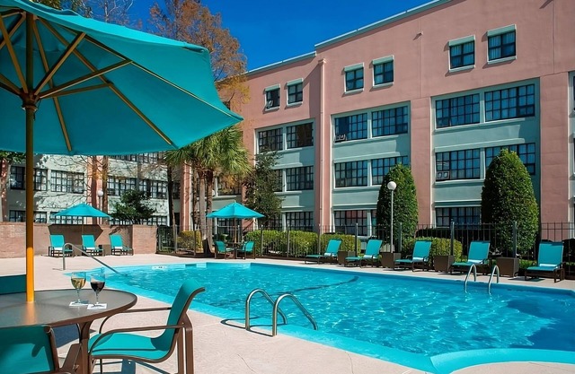 You Found it! Contemporary 2BR Suite with Breakfast, Outdoor Pool, Pet-friendly!