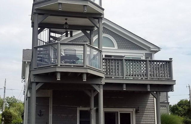 Du wirst dieses Deck nicht glauben! Narragansett Strandhaus mit Meerblick