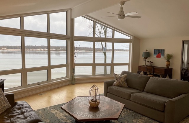 Your 1000 Islands waterfront getaway awaits
