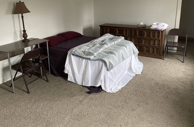 Your 2nd home 4 bd rooms 2.5 bath