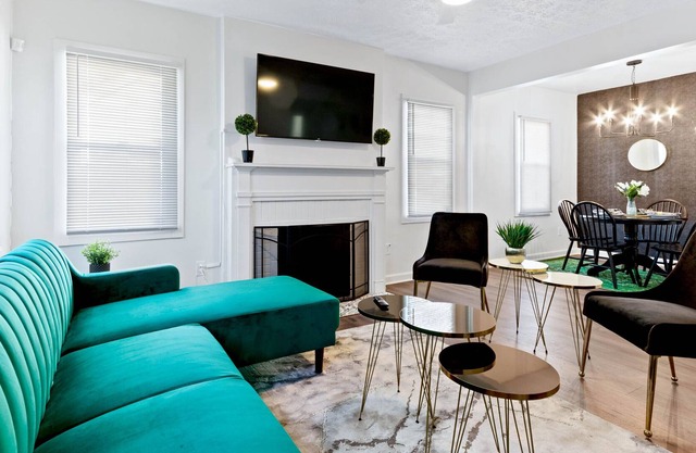 Your Comfy Contemporary Escape w/Game Room
