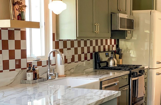 Your Cozy, Pet-Friendly Hub: Modern Comforts Near Beaches & Entertainment!