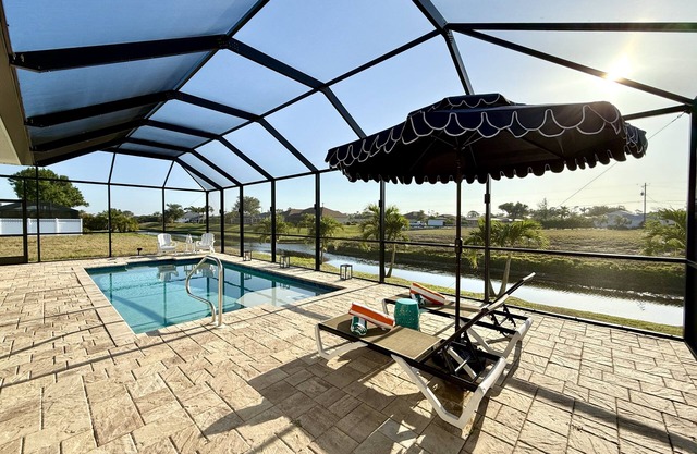 Pet-Friendly, Saltwater Pool, Gas Grill, and beach gear avail!