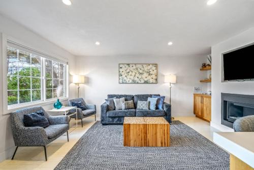 Your Dream Seaside Vacation Charming 2 BDR Home
