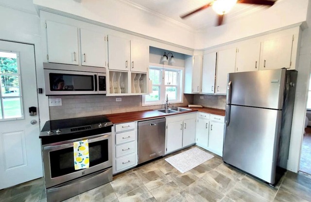 Cozy Walhalla Cottage- walking distance to downtown
