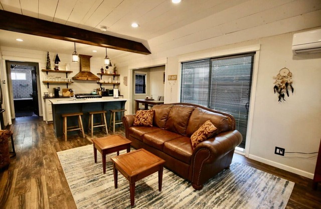 Your Favorite Prescott Airbnb:)- .08 mi walk to DT