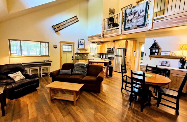 Your gateway to adventure: 5 minutes to SunRiver Village and 25 to Mt. Bachelor!