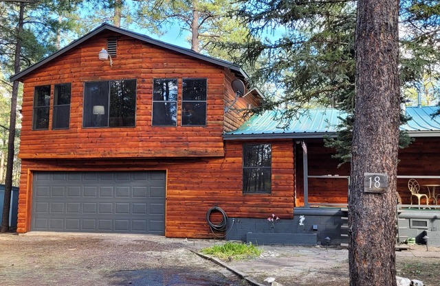 Your going to fall in love with this cabin.outstanding for family,multi families