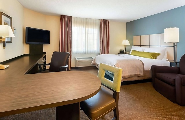 Your Home Away From Home! Family-Friendly unit awaits! Near Buffalo Ridge Park