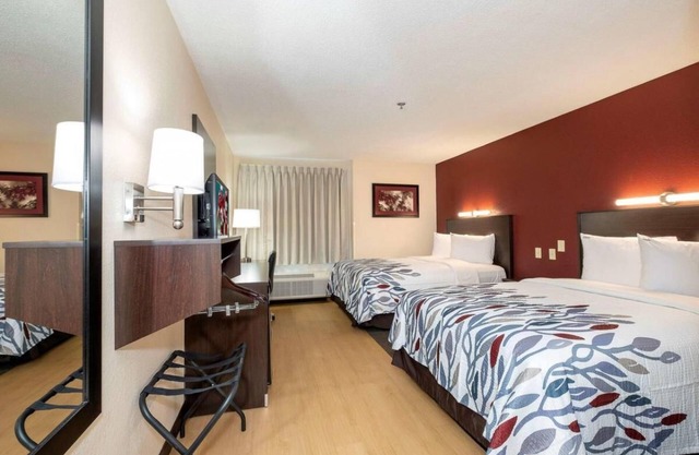 Your Home Away From Home! Pets Allowed, Free Parking, Outdoor Pool