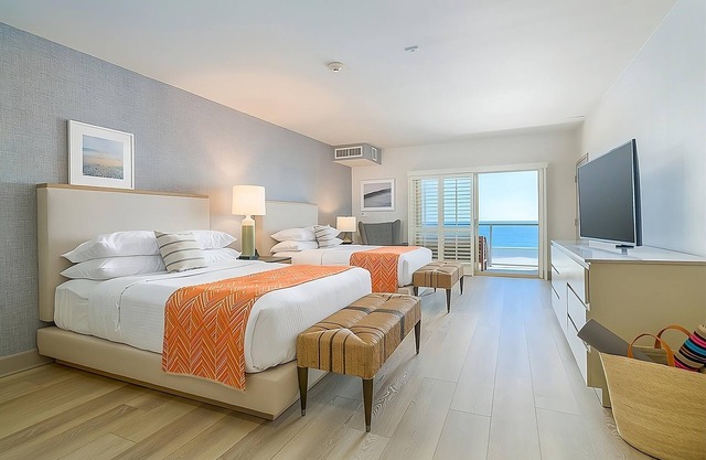 Your Home Away From Home! Horizon View, Beachfront Property, Onsite Pool
