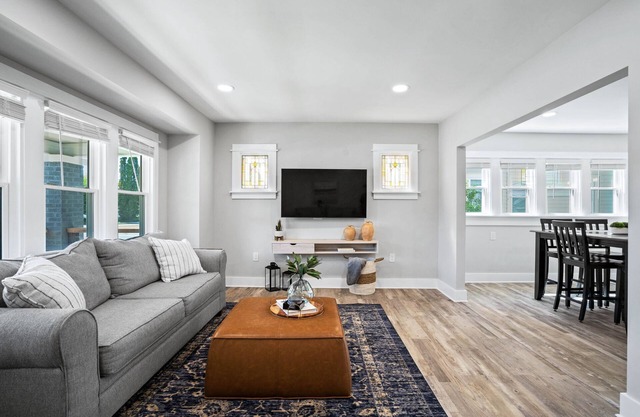 Your Milwaukee Getaway: Perfect for Families & Groups! 6 Minutes from Downtown!