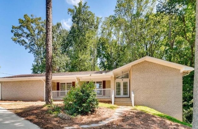 YOUR OASIS AWAITS JUST 12 MINS FROM THE AIRPORT YOU HAVE ARRIVED