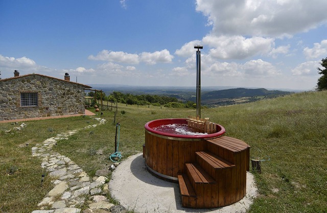 Ihr eigener toskanischer Rückzugsort mit atemberaubender Aussicht, Whirlpool und Sauna