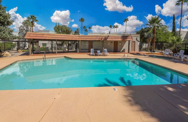 Your Perfect Getaway! 10 Minutes to Saguaro Park East 1bd/1ba Condominium