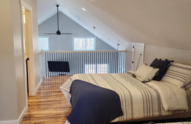 Your Perfect Lake Cumberland Getaway Awaits! Minutes from Lake Access Point.