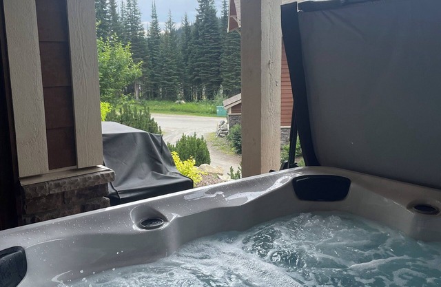 Your relaxation destination in Sun Peaks at Stone's Throw!