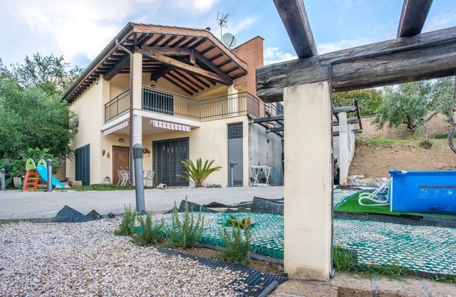 Komfortable Villa in Roma mit Garten und Barbecue