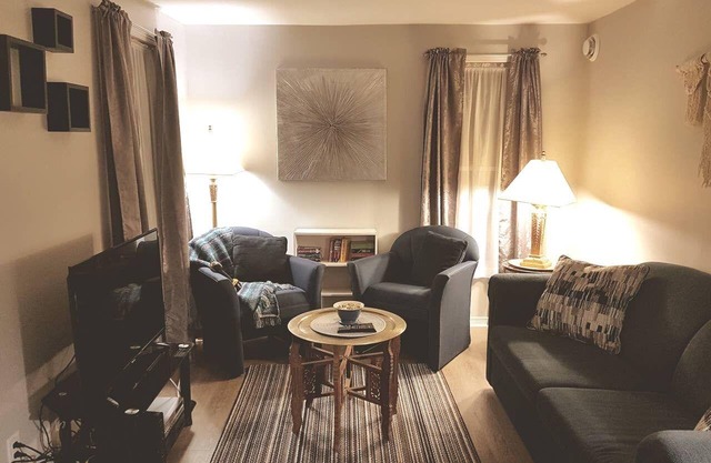 Your Sarnia "City Cottage" is waiting for you!