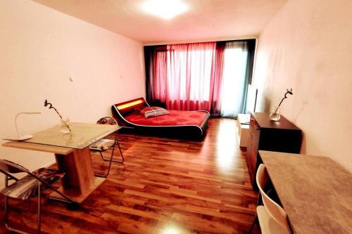Your Second Home - Feel like home- Studio Apartment in Heart of City