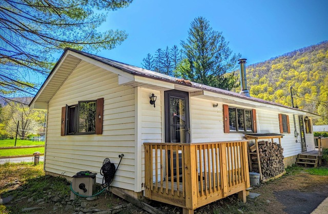 Your Sunny Bungalow Awaits!