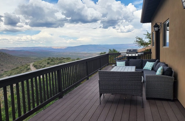 Your Ultimate Historic Mountainside Retreat in Jerome!