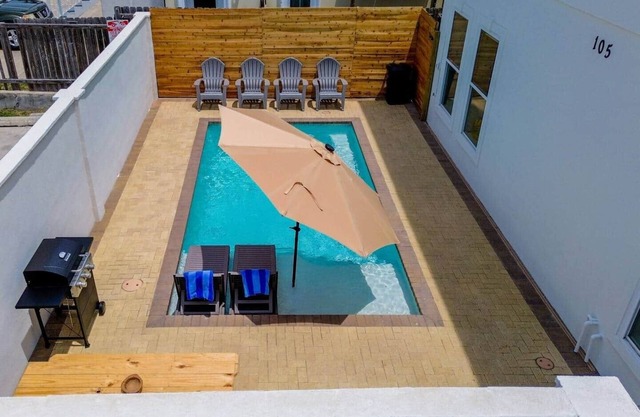 Your Very Own Private Pool, Patio, and BBQ