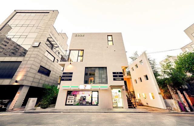 YT Tailored Service Home near Hongik Univ Station