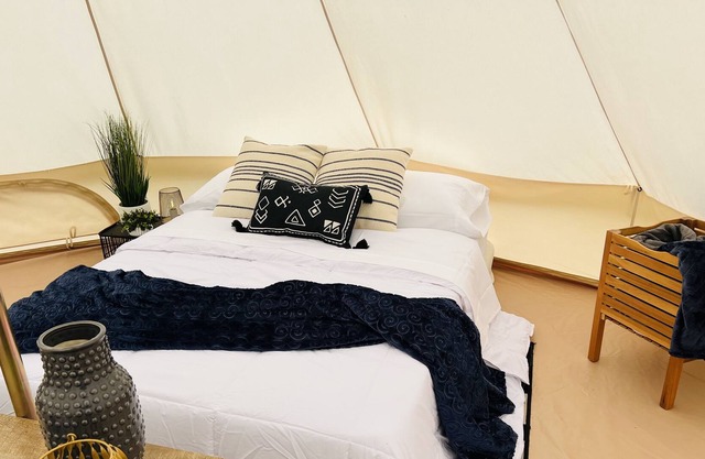 Yurt Tent Glamp Amongst Cows - AC/Fire Pit/Grill/Outdoor Shower
