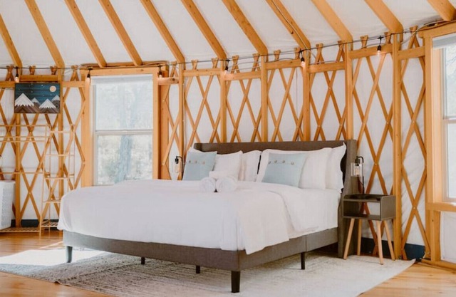 Yurt Tijeras · YURT With Sleeping For 5! Your "Not-Fully-Off-The-Grid" Retreat!
