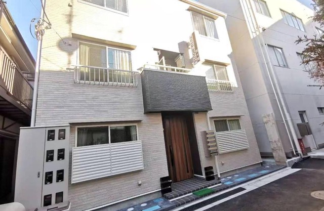 YUYU-W&J-6 --Self Check-in -- Room Number & Password is in the following email