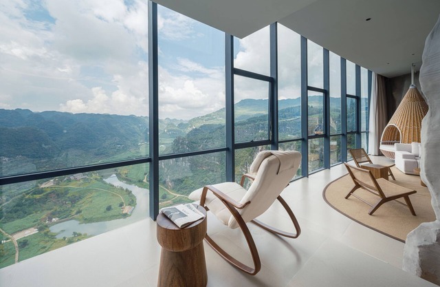 Z-Cliff Hotel