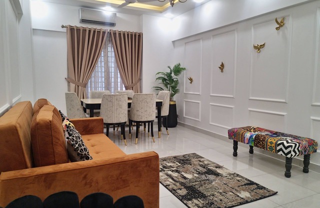 Zaha Homes-Grand 3BR apt by SNL, Shaheed-e-Millat Road