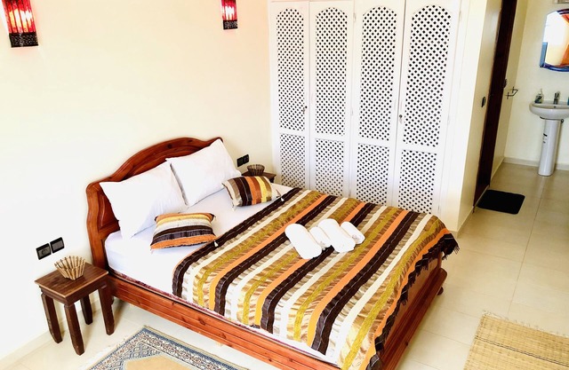 Zakar Apartments