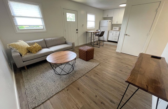 Zanesville 2-Bedroom Central to Many Hospitals