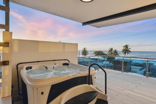 Zaturn Beach House