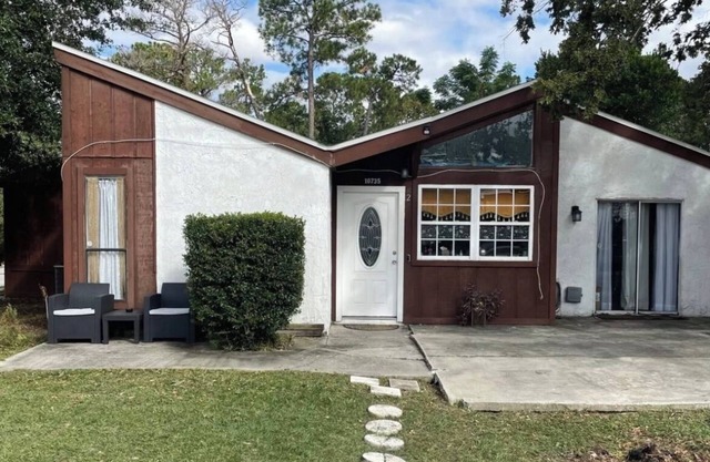 Zen 2b/2b smart townhome in central Jacksonville