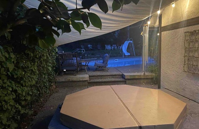 ZEN COTTAGE, HOT TUB AND RELAX